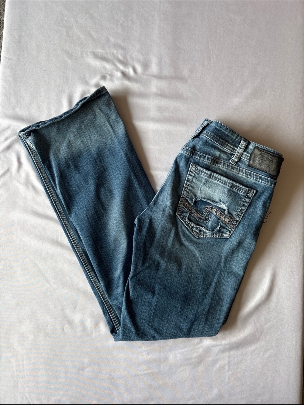Silver Jeans Women's Bootcut Jeans in Medium Blue Wash